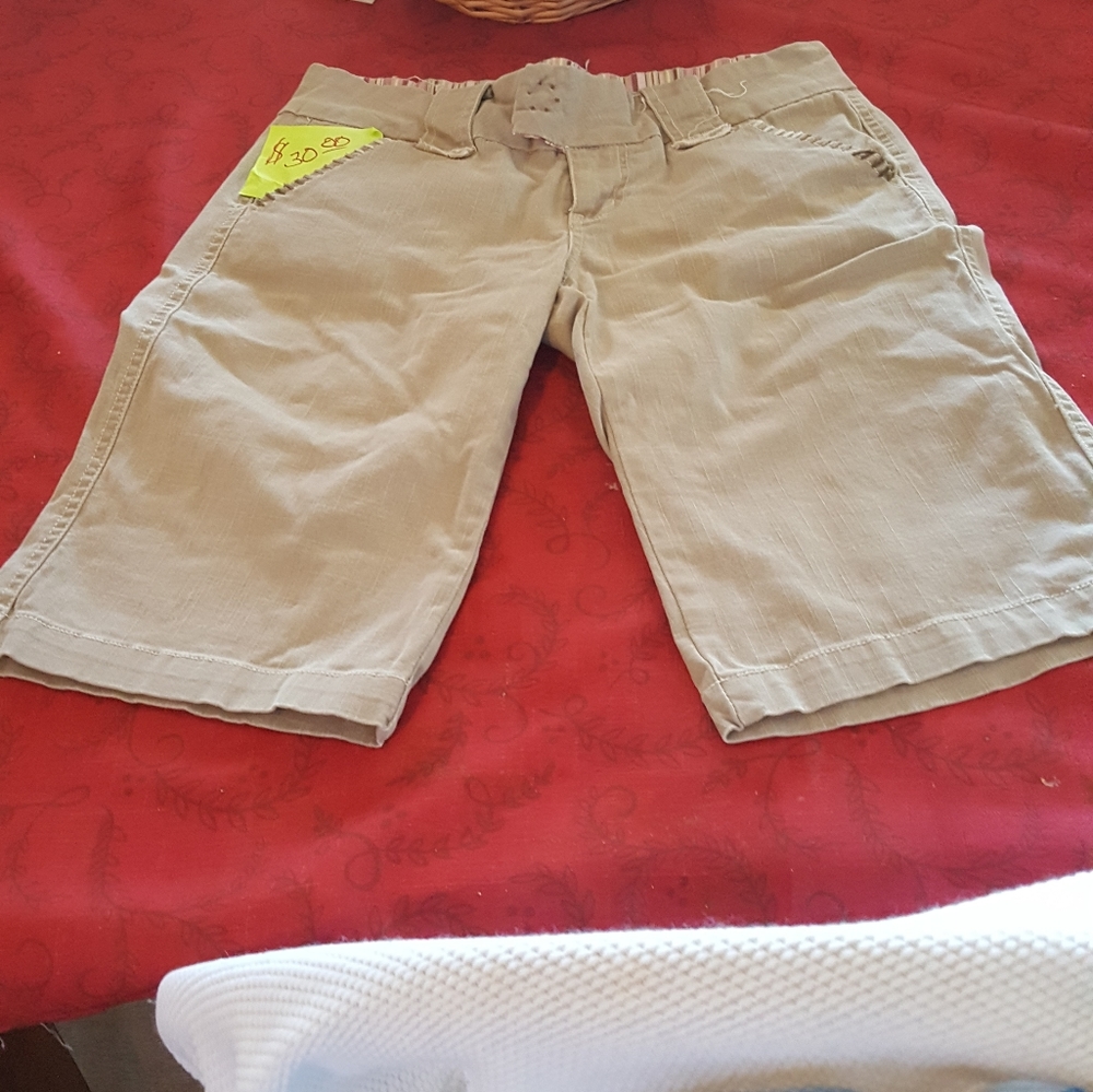 Bebop khaki shorts